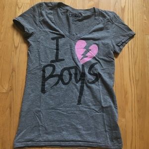 I “heartbreak” boys sleep shirt